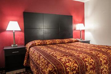 Western St. Louis Airport 3*